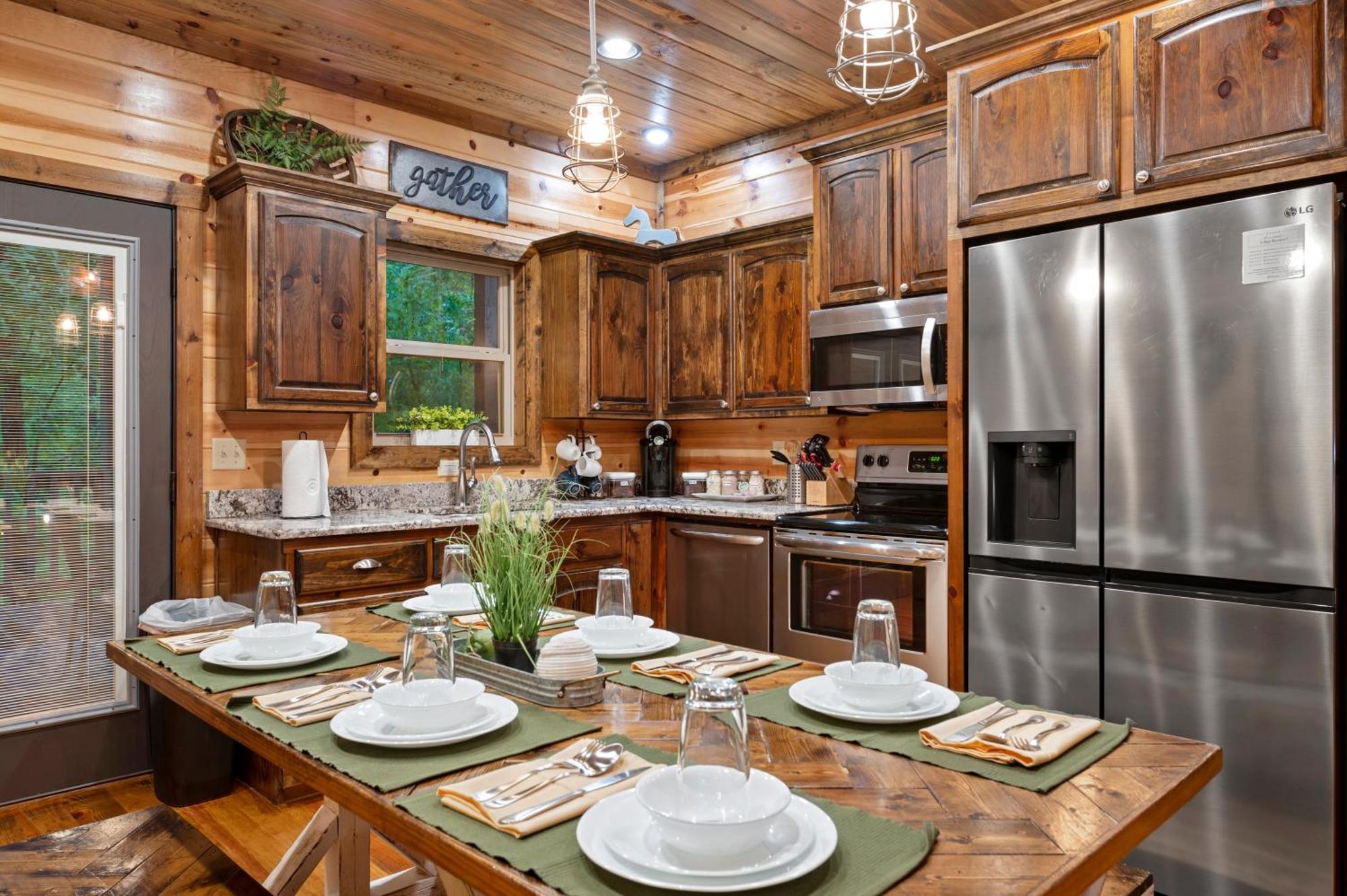 King Suite! Hot Tub, Arcade Games, L2 Ev, Fire Pit, Kids Playset, Ping Pong, Dog Friendly Broken Bow Exterior photo