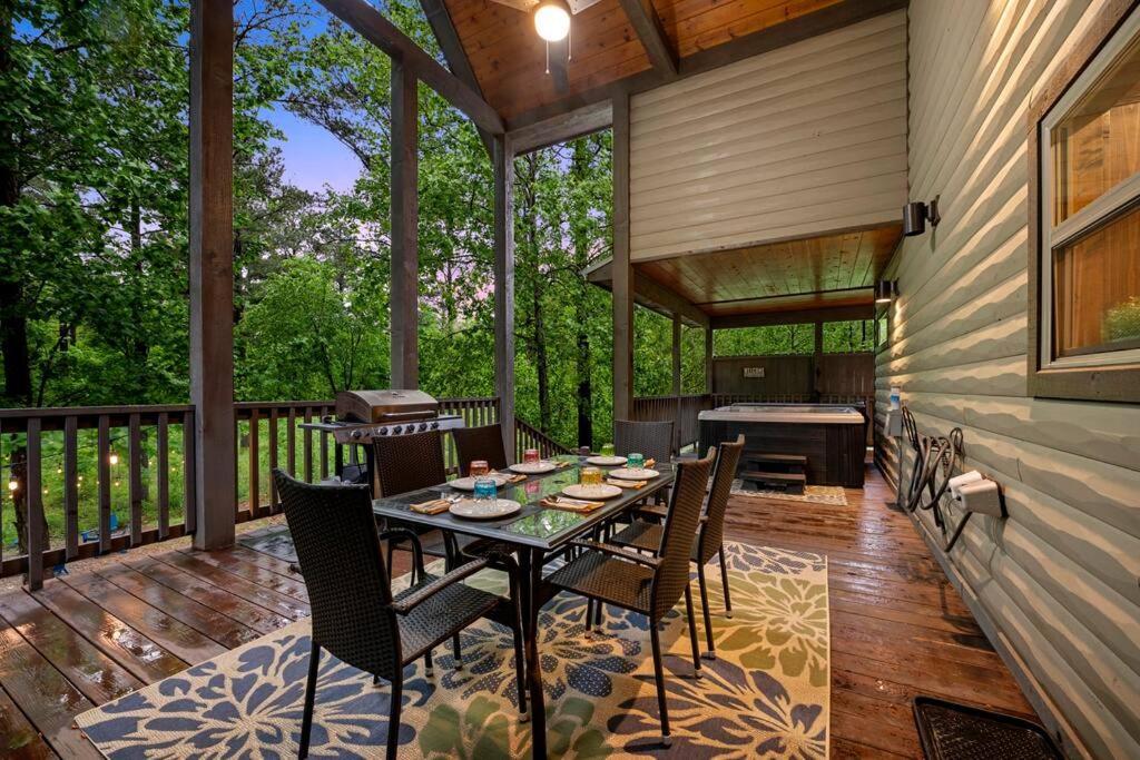 King Suite! Hot Tub, Arcade Games, L2 Ev, Fire Pit, Kids Playset, Ping Pong, Dog Friendly Broken Bow Exterior photo