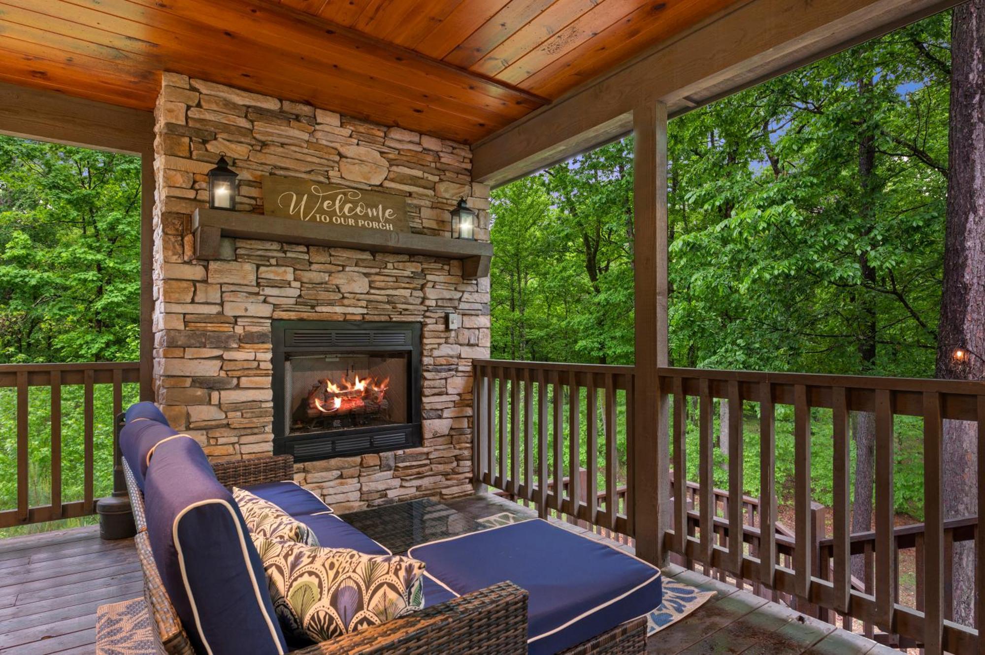 King Suite! Hot Tub, Arcade Games, L2 Ev, Fire Pit, Kids Playset, Ping Pong, Dog Friendly Broken Bow Exterior photo