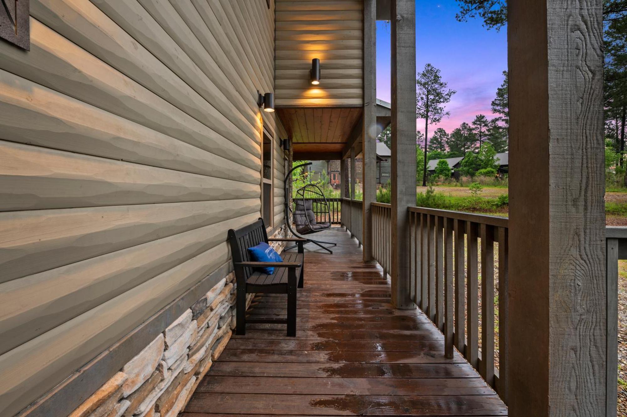 King Suite! Hot Tub, Arcade Games, L2 Ev, Fire Pit, Kids Playset, Ping Pong, Dog Friendly Broken Bow Exterior photo