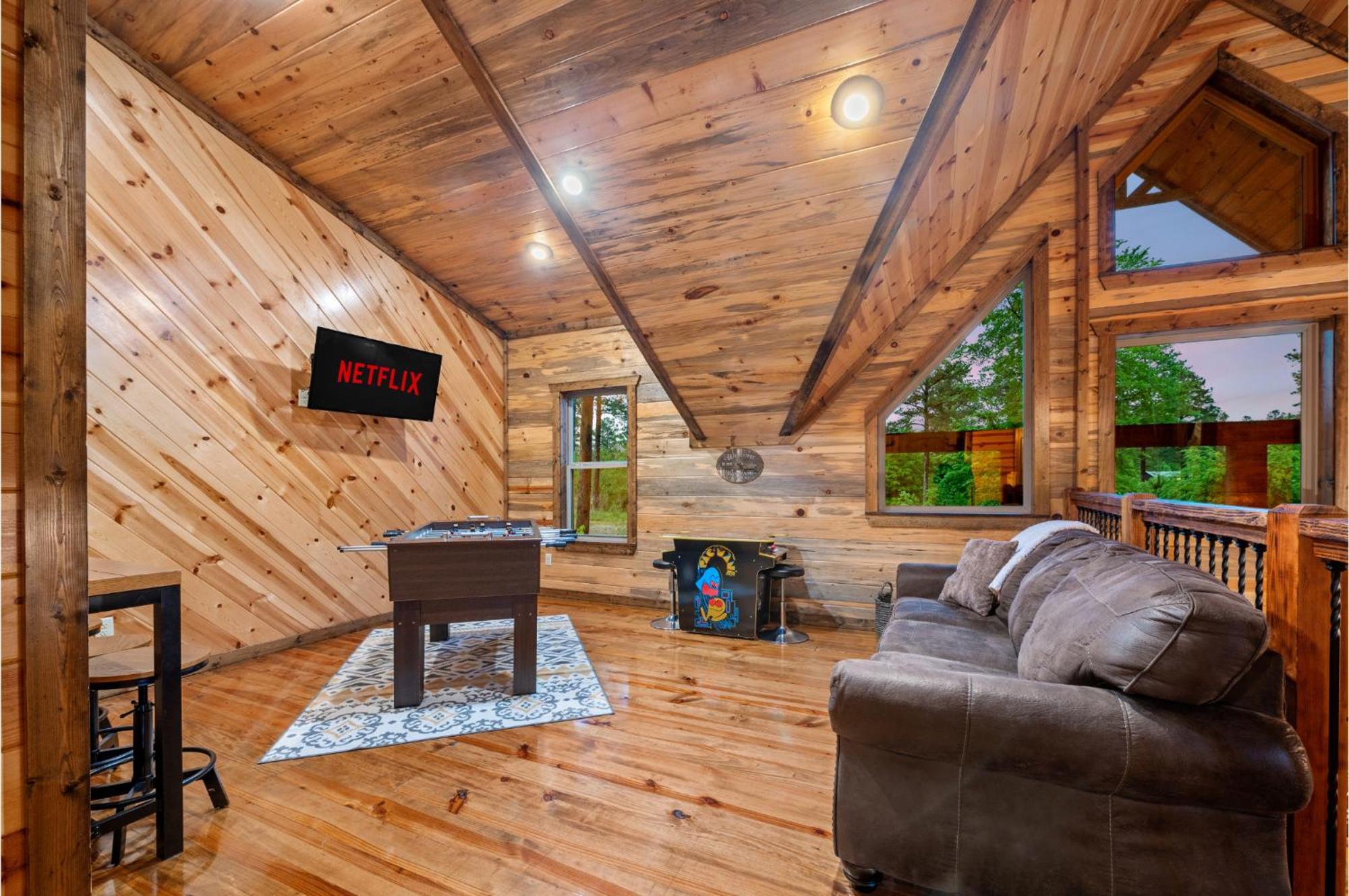 King Suite! Hot Tub, Arcade Games, L2 Ev, Fire Pit, Kids Playset, Ping Pong, Dog Friendly Broken Bow Exterior photo