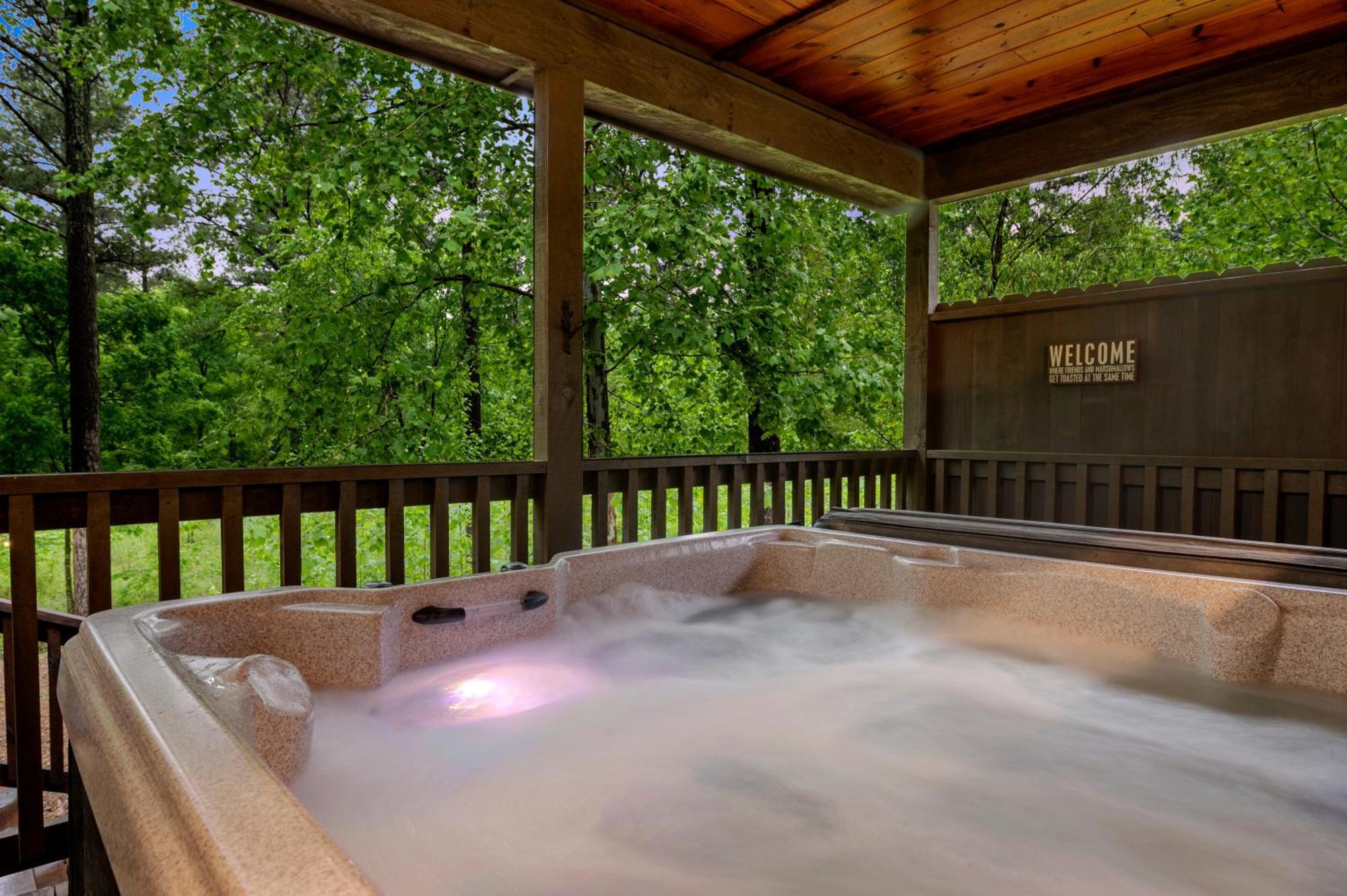 King Suite! Hot Tub, Arcade Games, L2 Ev, Fire Pit, Kids Playset, Ping Pong, Dog Friendly Broken Bow Exterior photo