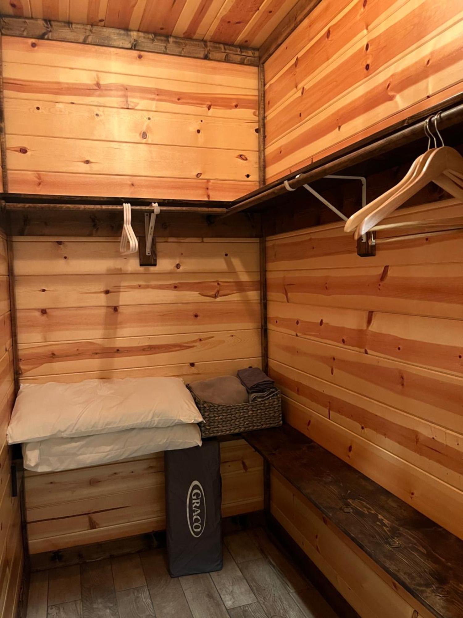 King Suite! Hot Tub, Arcade Games, L2 Ev, Fire Pit, Kids Playset, Ping Pong, Dog Friendly Broken Bow Exterior photo